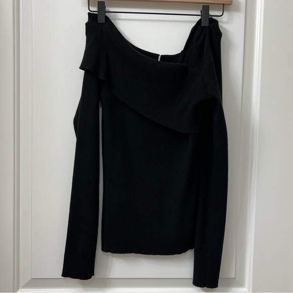 NWT Women’s Off Shoulder Sweaters - Size Small - Picture 3 of 10